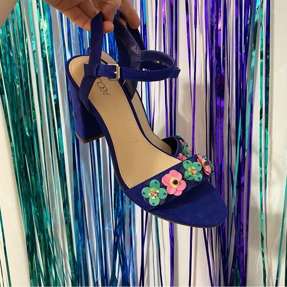 Gorgeous sequin floral heels - Picture 4 of 6